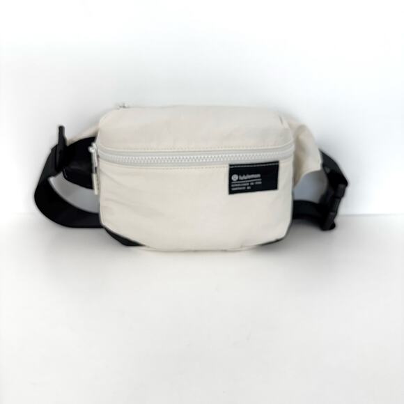 Lululemon Clean Lines Nylon Belt Bag 2L in White Opal - Picture 2 of 12